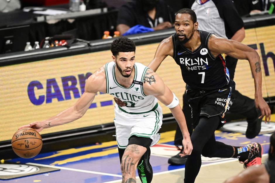 年来的女子 年来的女子